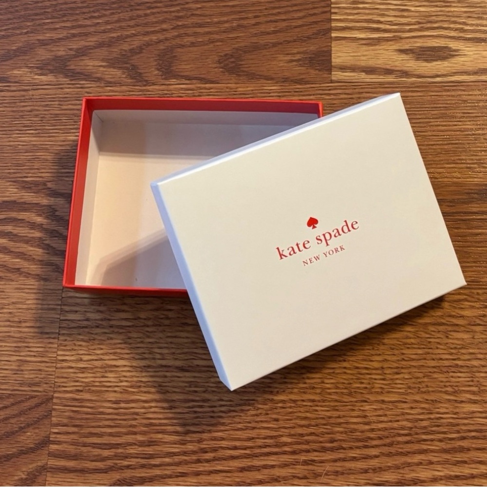 Kate Spade Gift Box - Picture 2 of 4